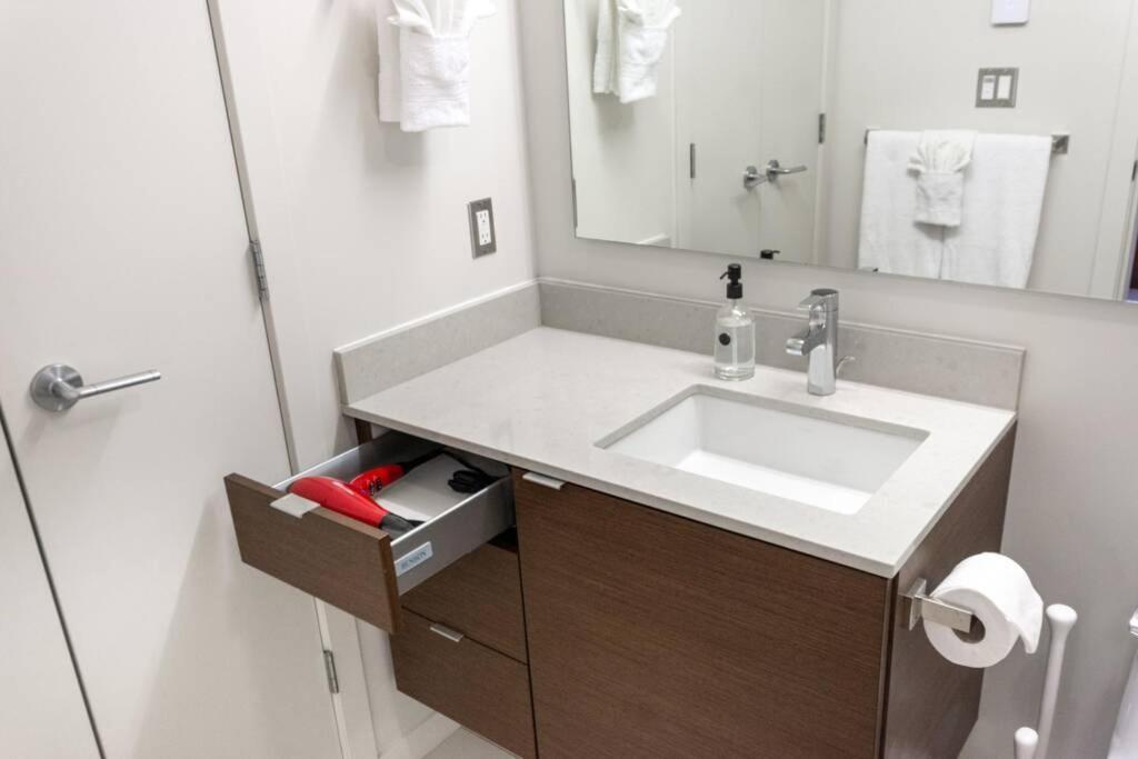Clean 3Rd Floor Executive 1 Bedroom Apt In Old Town China Town Victoria Eksteriør bilde